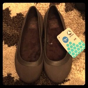 NWT Crocs W8 flats